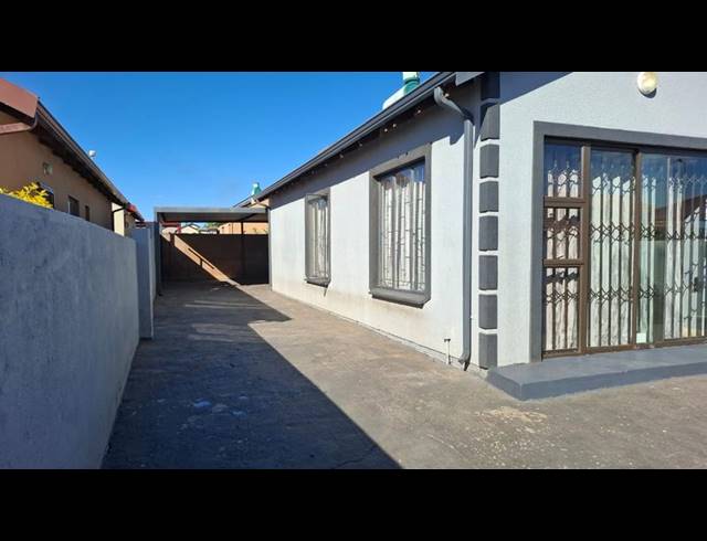 3 BEDROOM HOUSE FOR SALE IN SOSHANGUVE VV